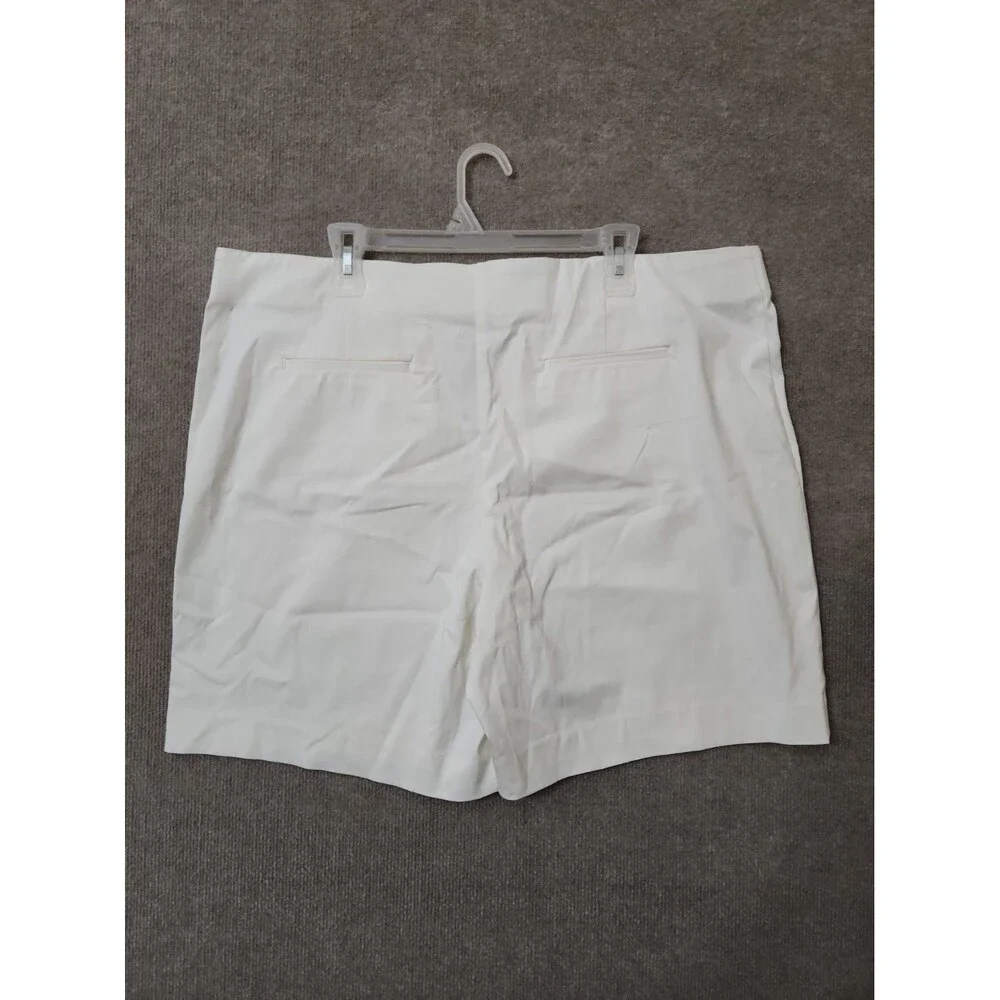 Chicos Perfect Stretch Josie Shorts Womens 4 US 20 White Pull On NWOT